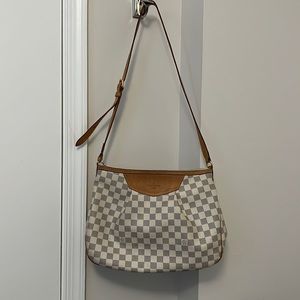 Louis Vuitton Siracusa large crossbody bag, original authentic hardly used -